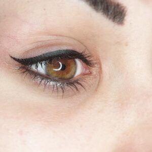 viktoria-logoida-occhi-eyeliner-grafico-01